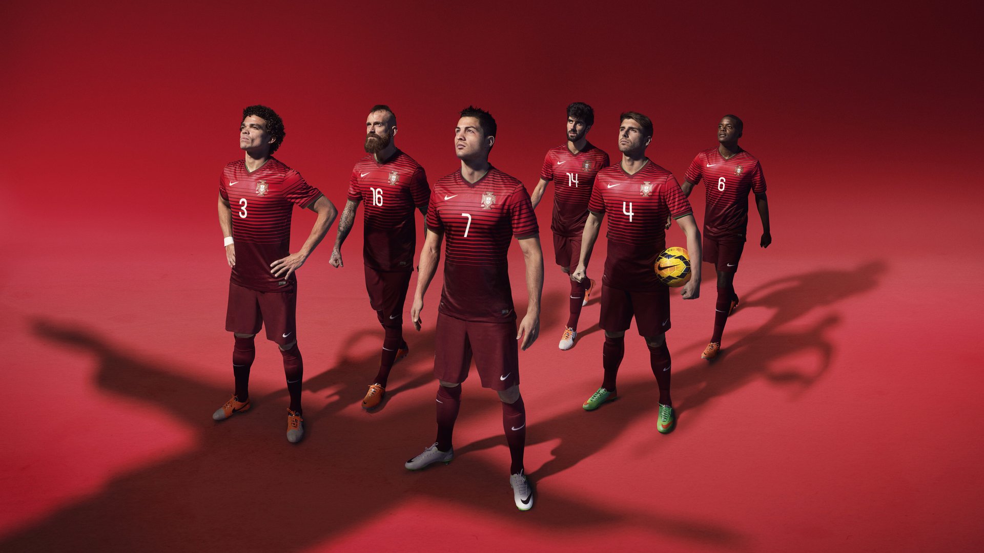 巴萨横扫瑞典，拉亚成为关键先生，从门线到中场的战术革命