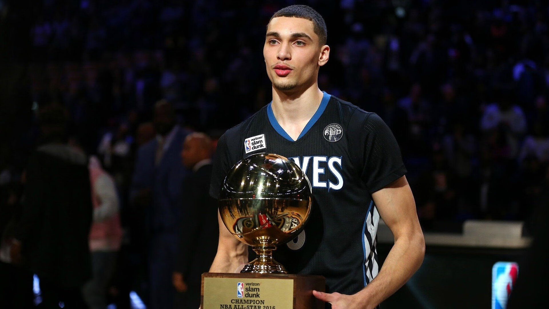 步行者巅峰对决尼克斯，西亚卡姆成为关键先生，印第安纳的救赎与新生