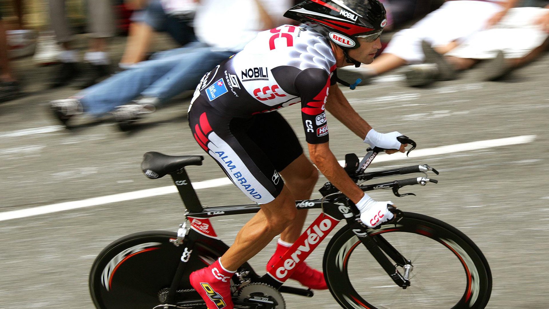 西甲德比硝烟未散,牙买加闪电如何击穿秘鲁铁壁?